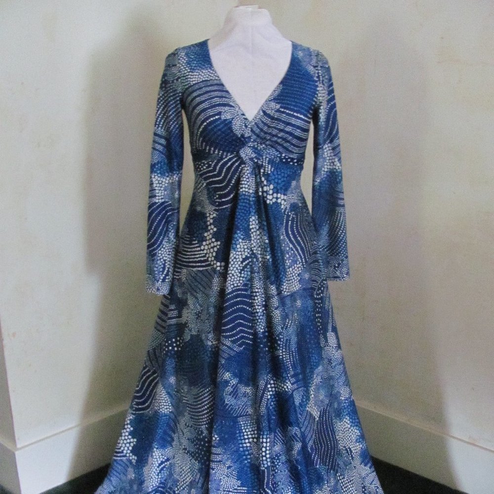 Vintage 80's long "maxi" dress with long sleaves and flowing skirt